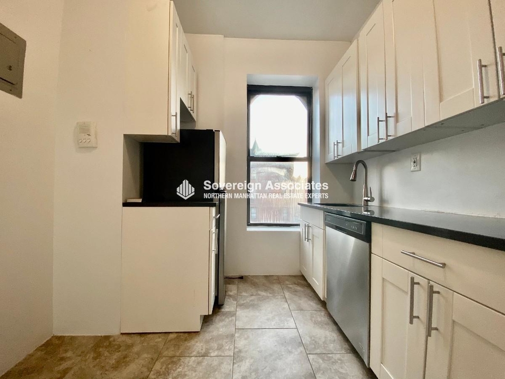 941 Amsterdam Avenue - Photo 4