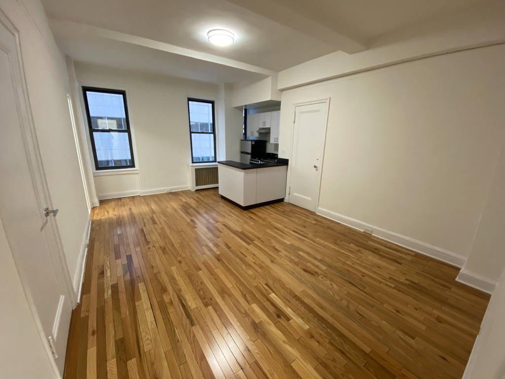 140 East 46th Street - Photo 0