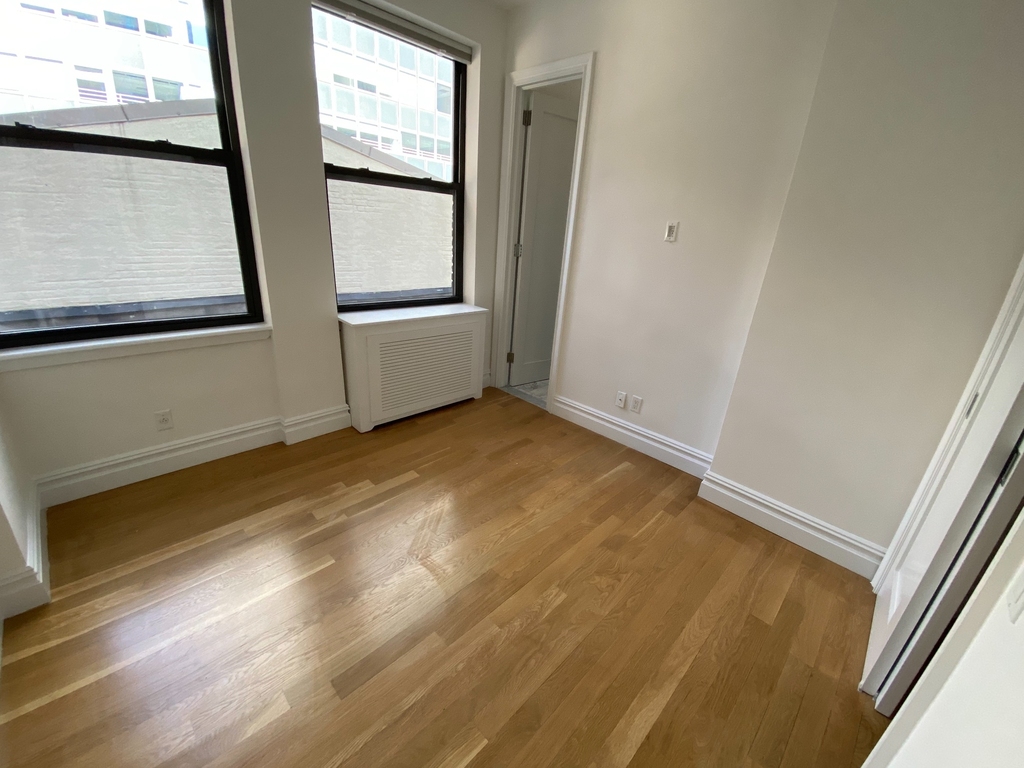 140 East 46th Street - Photo 5