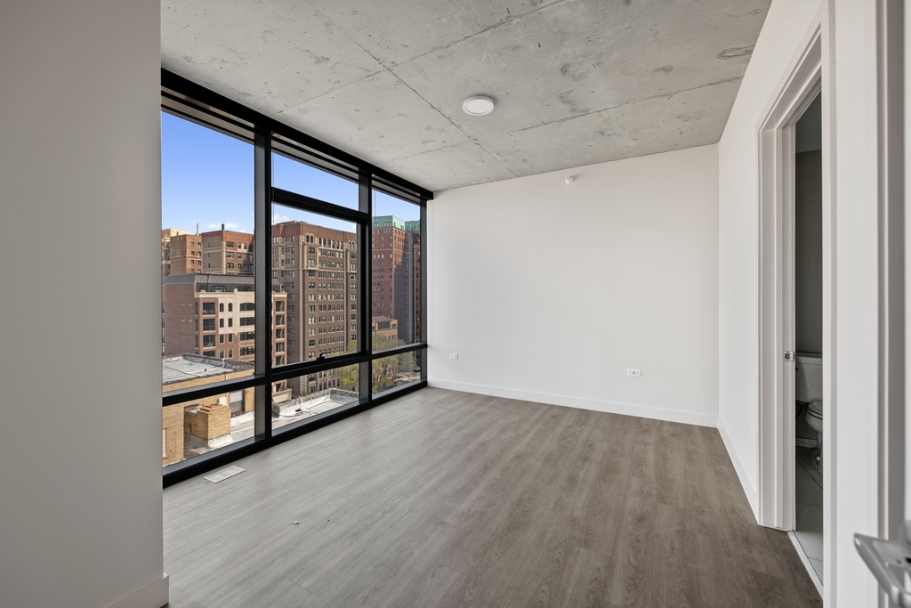 450 West Belmont Avenue - Photo 7