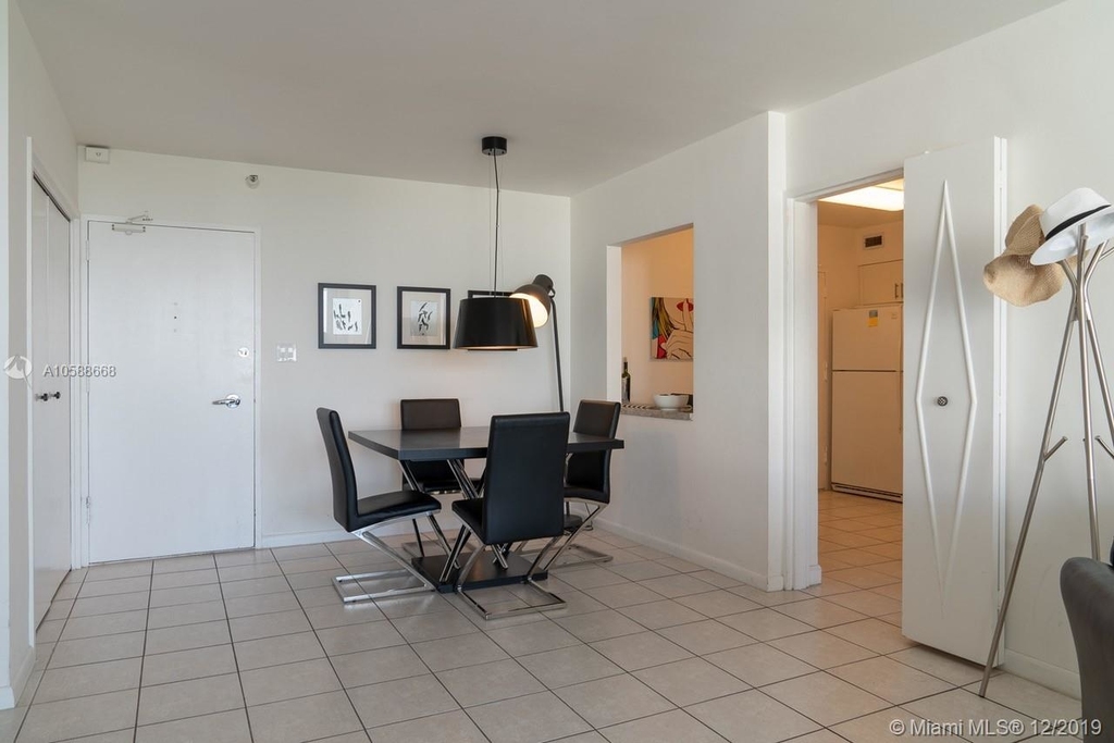 5151 Collins Ave - Photo 4