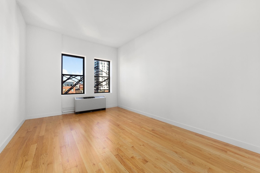 390 Wythe Ave - Photo 3