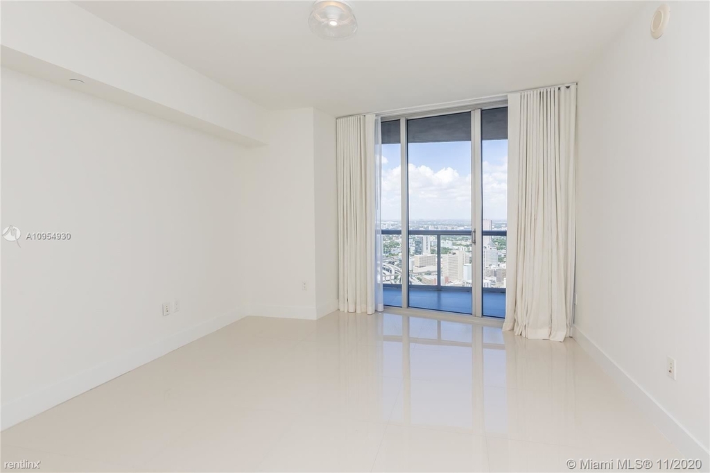 465 Brickell Ave Apt 5304 - Photo 13