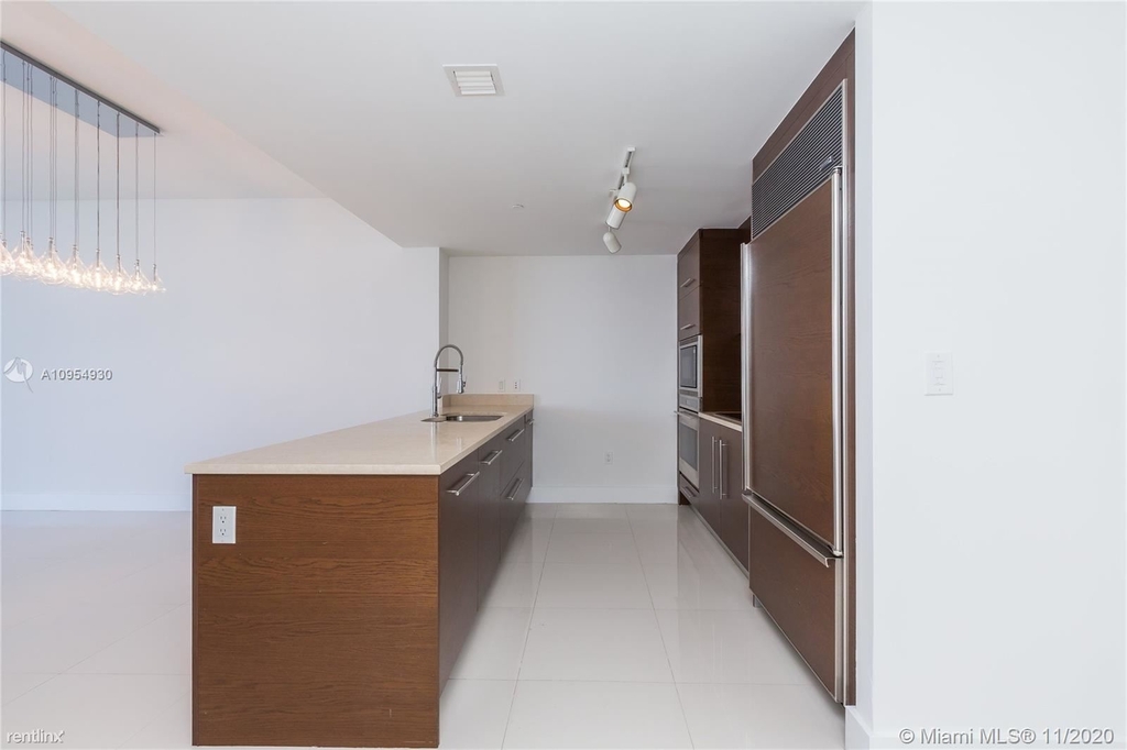 465 Brickell Ave Apt 5304 - Photo 18