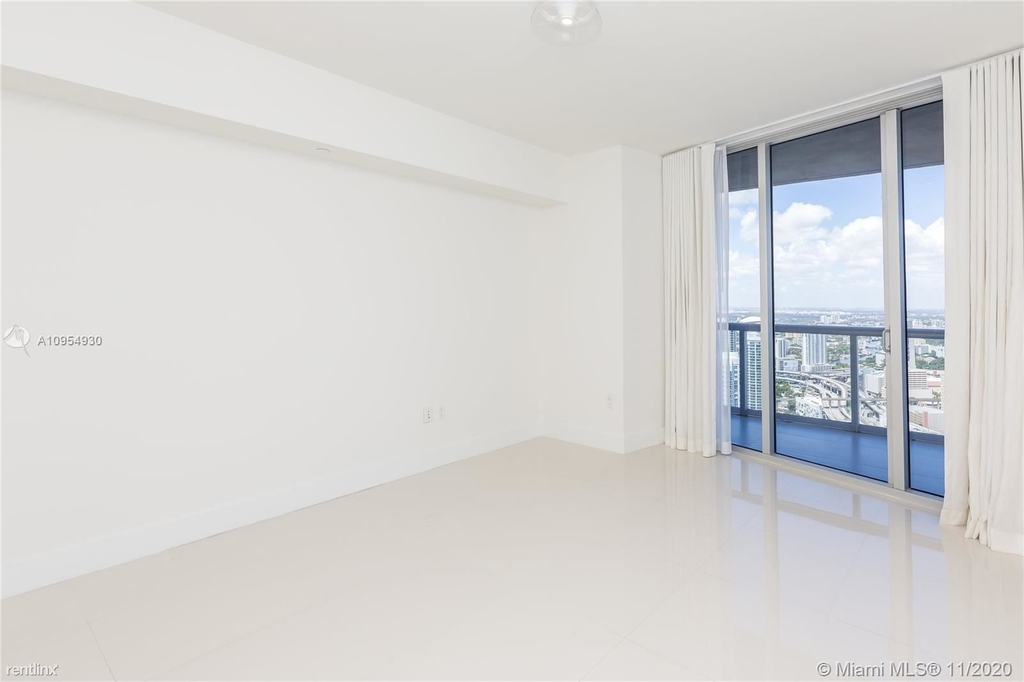 465 Brickell Ave Apt 5304 - Photo 14