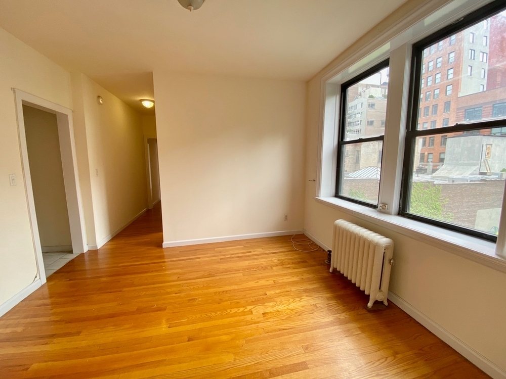 264 West 19th Street - Photo 2