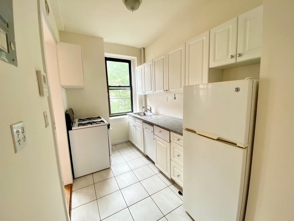 264 West 19th Street - Photo 1