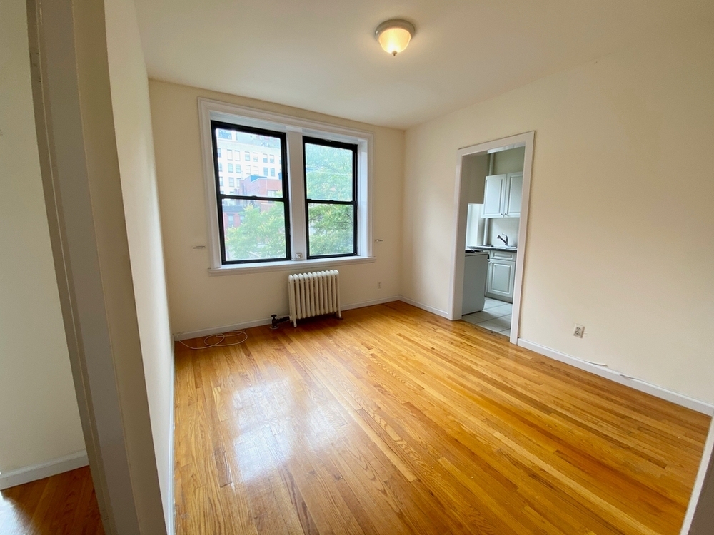 264 West 19th Street - Photo 3