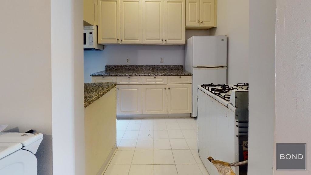 78 West 11 Street - Photo 5