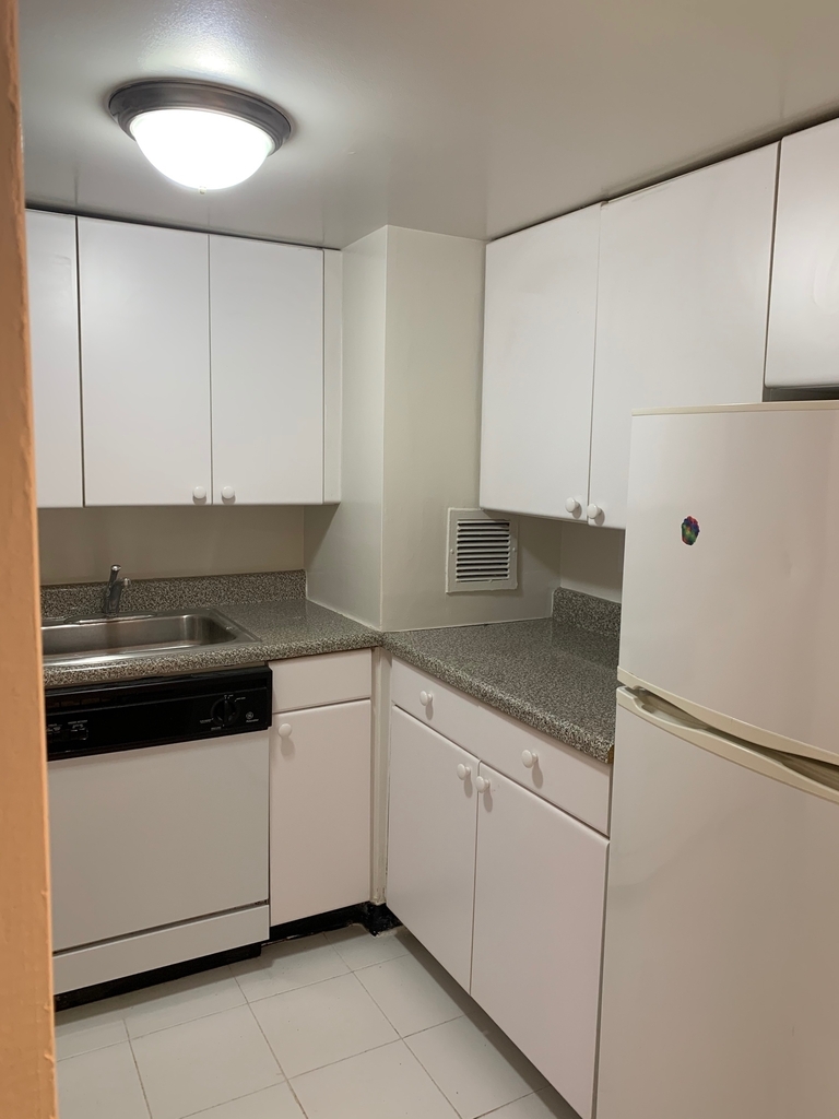 153 East 32nd Street - Photo 1