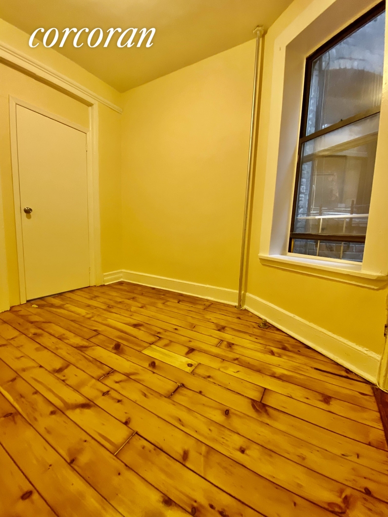 424 East 83rd Street - Photo 9