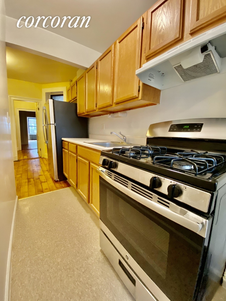 424 East 83rd Street - Photo 4