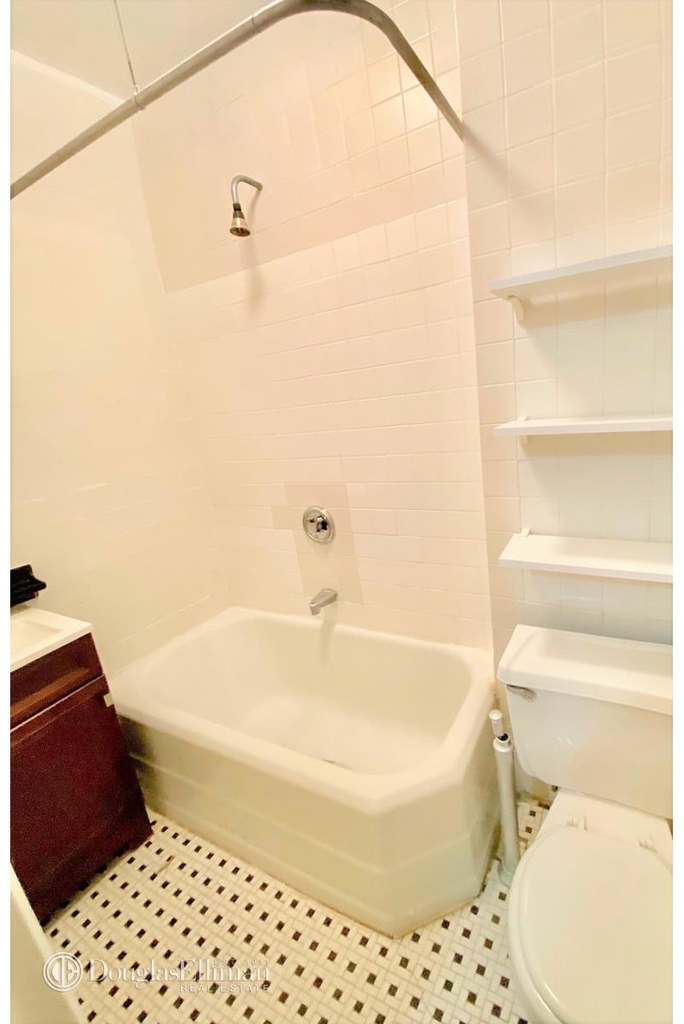 323 East 85th St - Photo 2