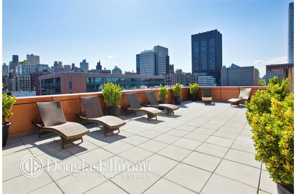 1595 Lexington Avenue - Photo 6