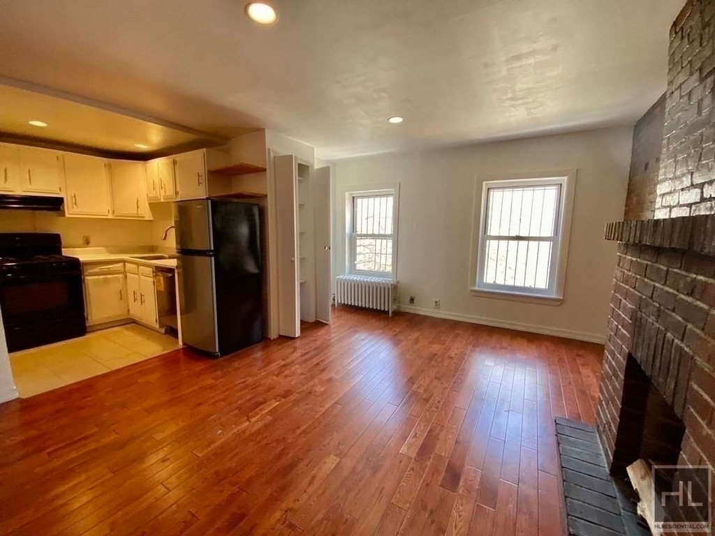 54 5 Avenue - Photo 2