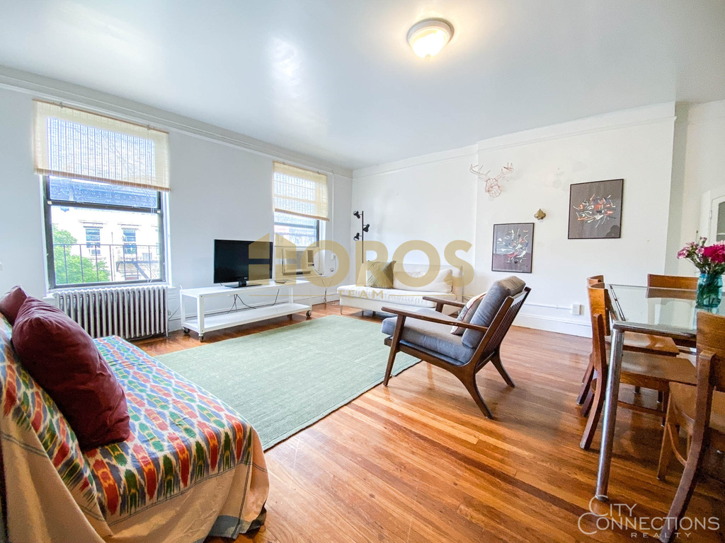 274 E 10th St - Photo 0