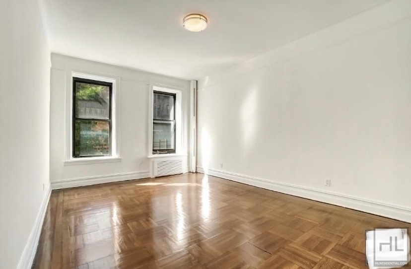 East 88 Street - Photo 1