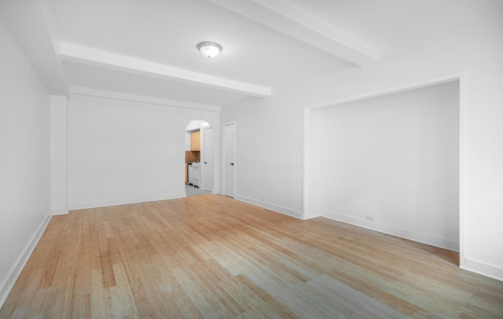 307 East 44th Street - Photo 0