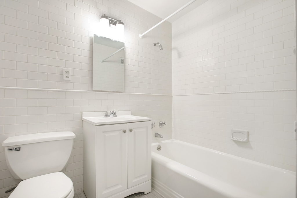 312 East 30th Street - Photo 1