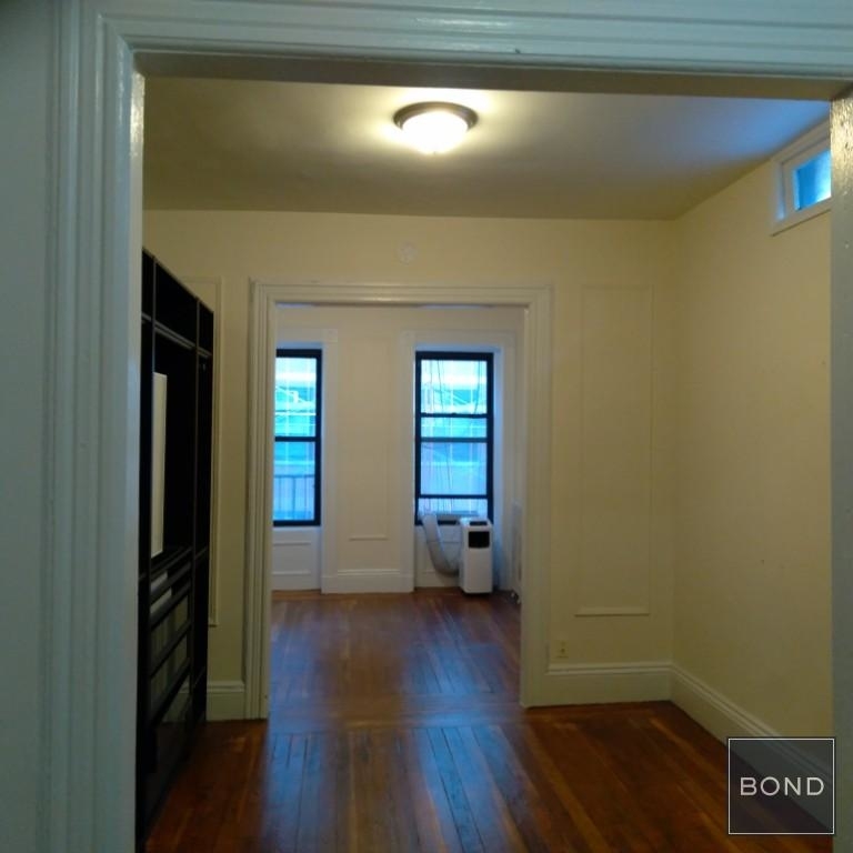 158 West 15th Street - Photo 1