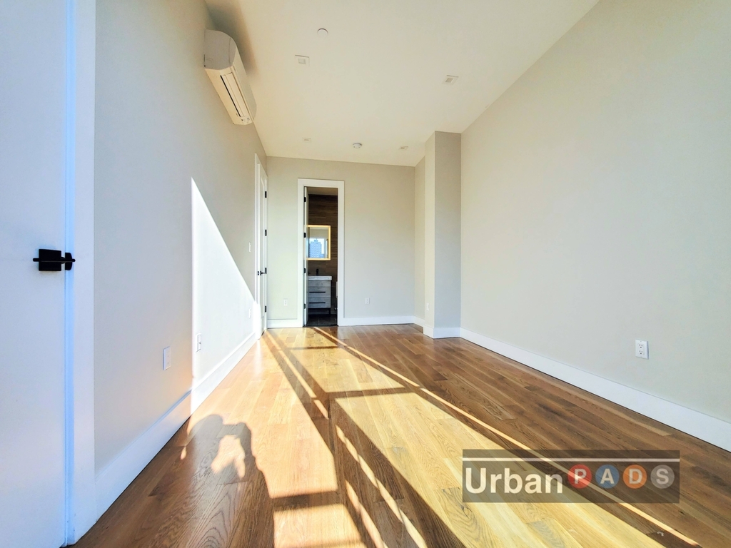 698 Flushing Avenue - Photo 6