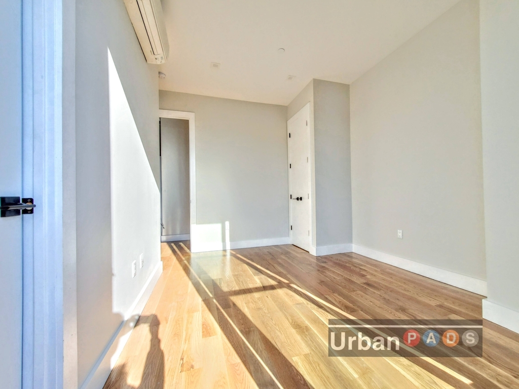 698 Flushing Avenue - Photo 6