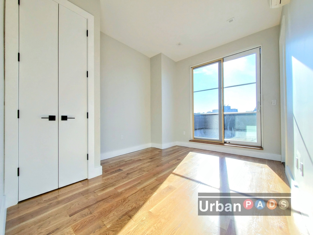 698 Flushing Avenue - Photo 2