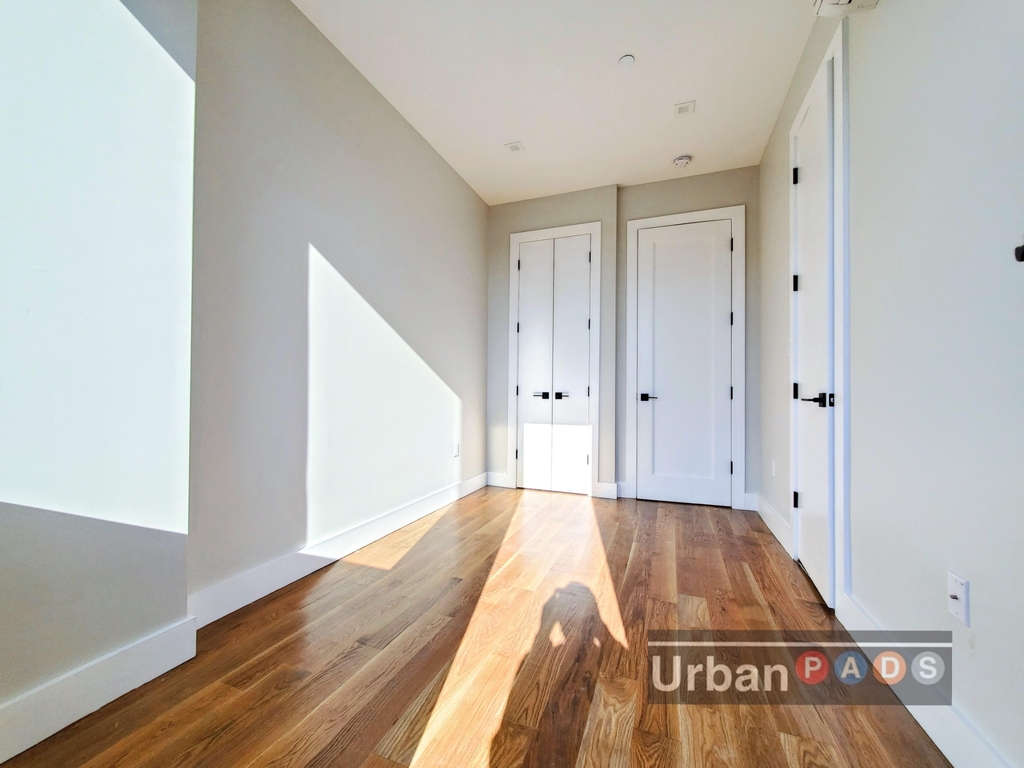 698 Flushing Avenue - Photo 7