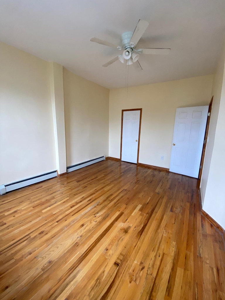 1390 Jefferson Avenue - Photo 9