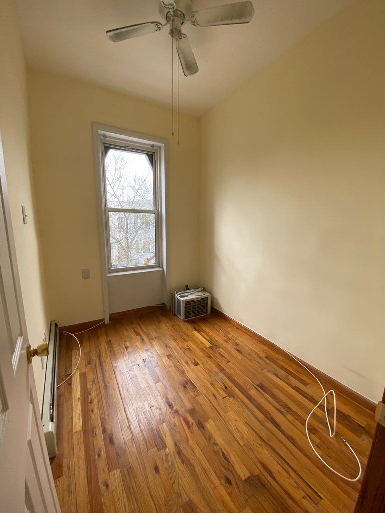 1390 Jefferson Avenue - Photo 4