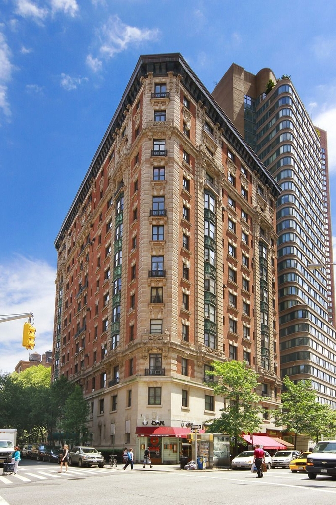 140 West 69th Street - Photo 8