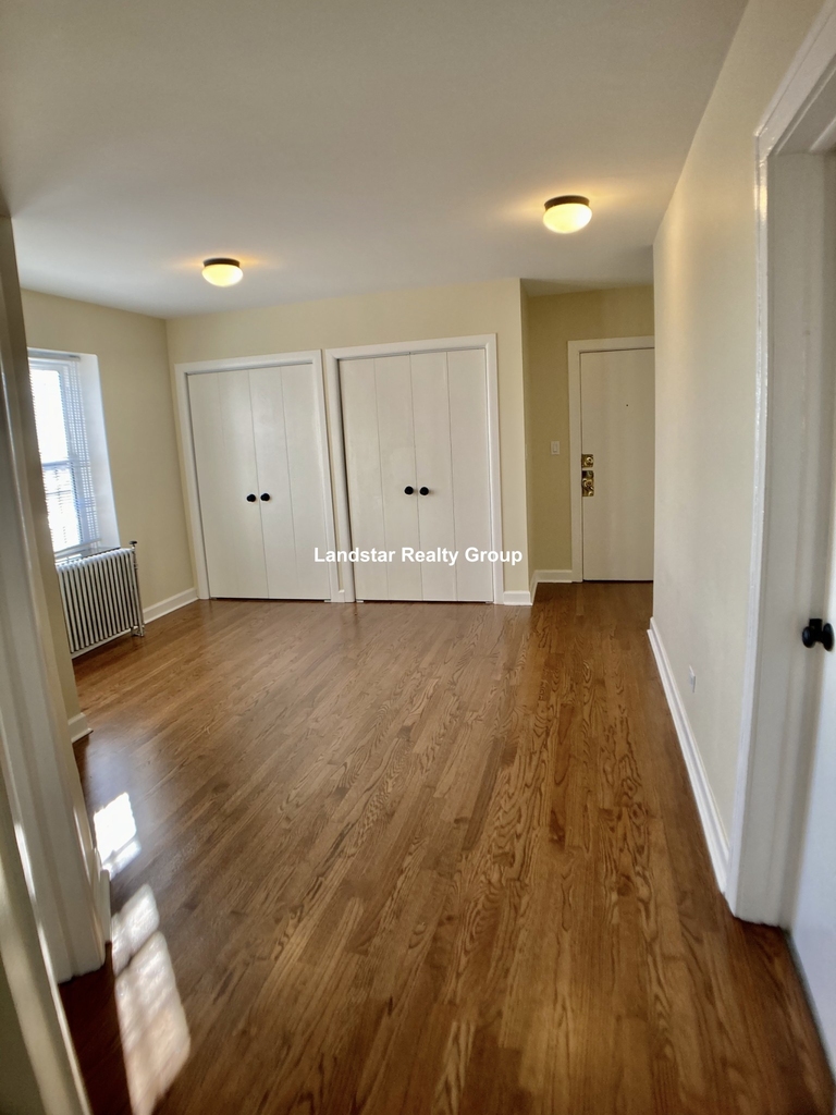 4521 North Malden St. - Photo 2