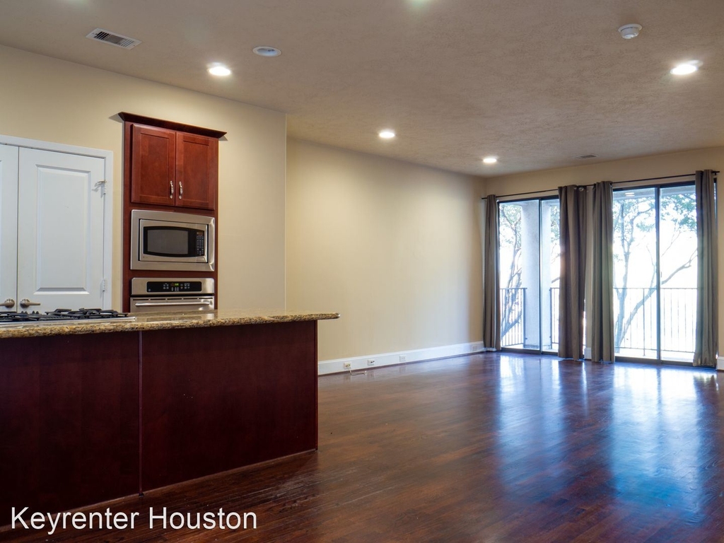 2704 Dallas Street - Photo 4