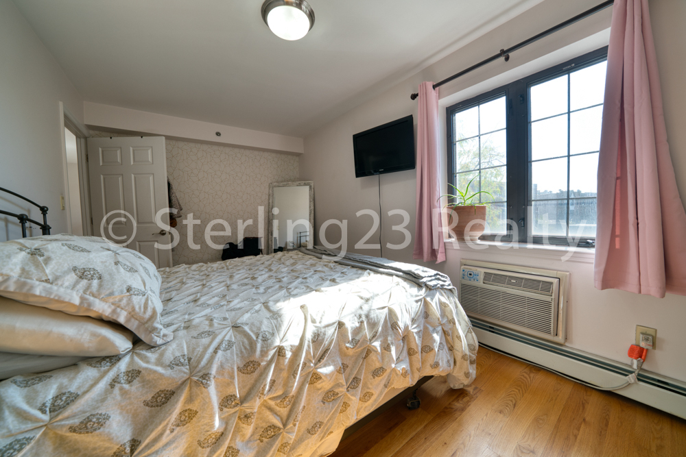 22-14 Astoria Boulevard - Photo 5