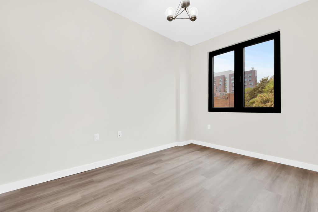 221 East 105th Street - Photo 4