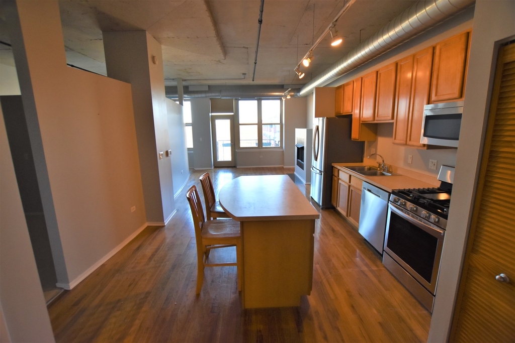 6 South Laflin Street - Photo 1