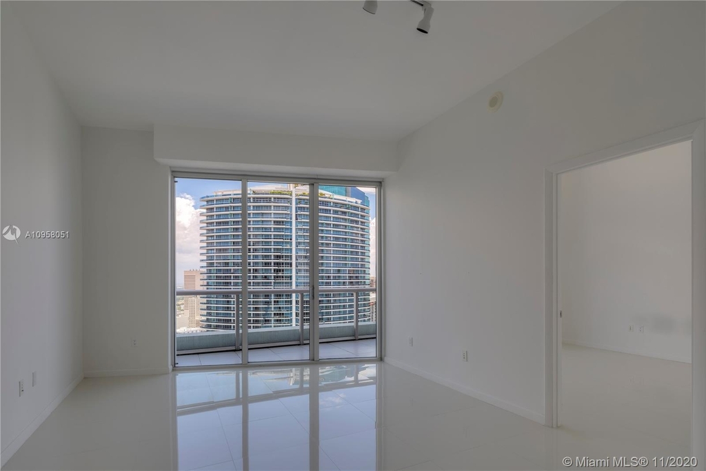 465 Brickell Ave - Photo 3