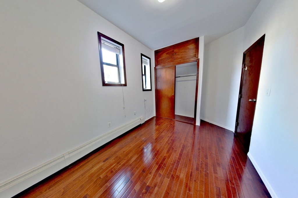 121 Essex Street - Photo 4