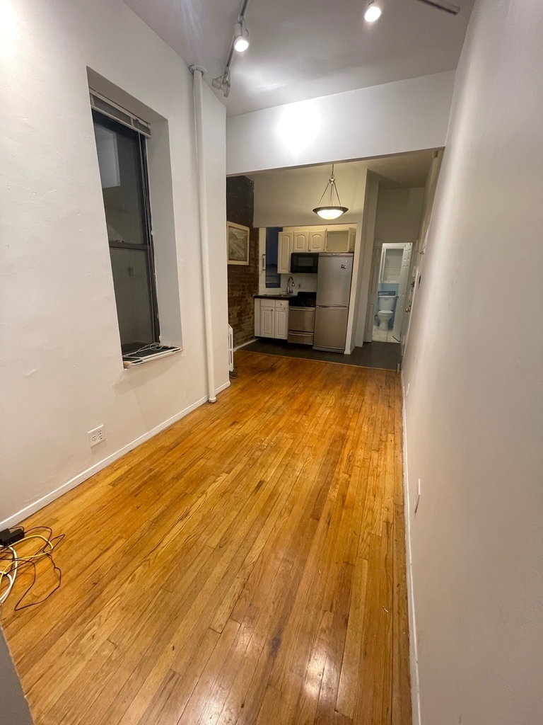 515 West 46th Street - Photo 7