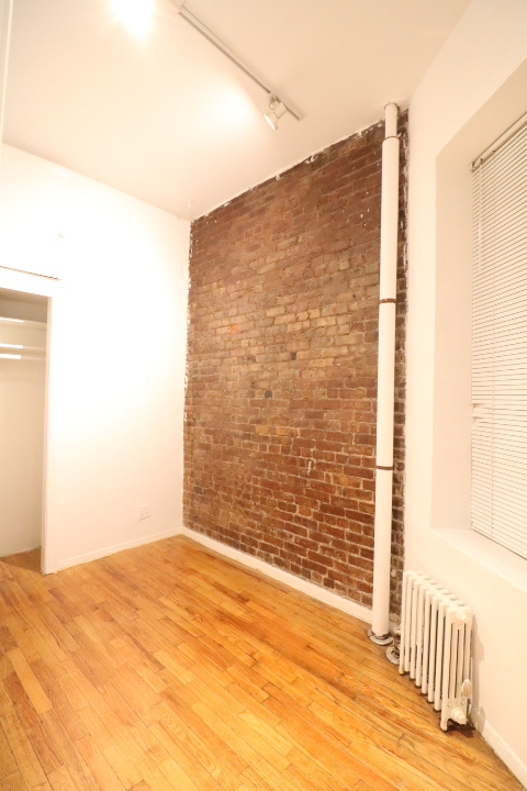 515 West 46th Street - Photo 3