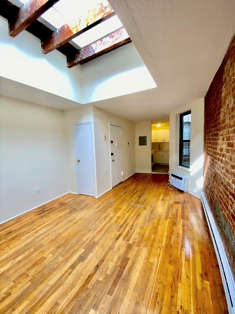 520 East 88th Street - Photo 7