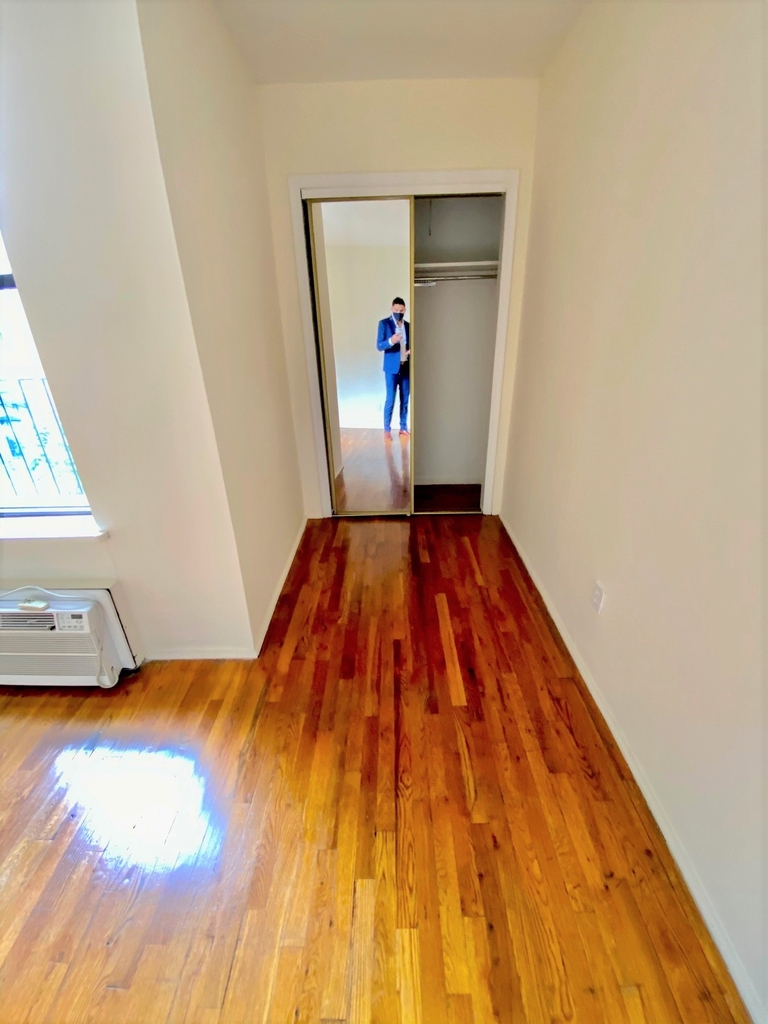 520 East 88th Street - Photo 4