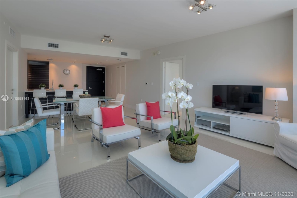 200 Biscayne Boulevard Way - Photo 11