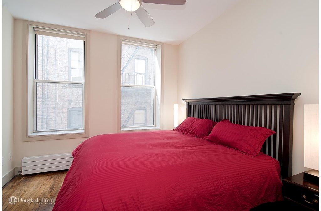 502 La Guardia Pl - Photo 4