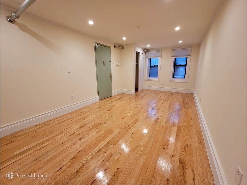 228 East 26th St - Photo 1