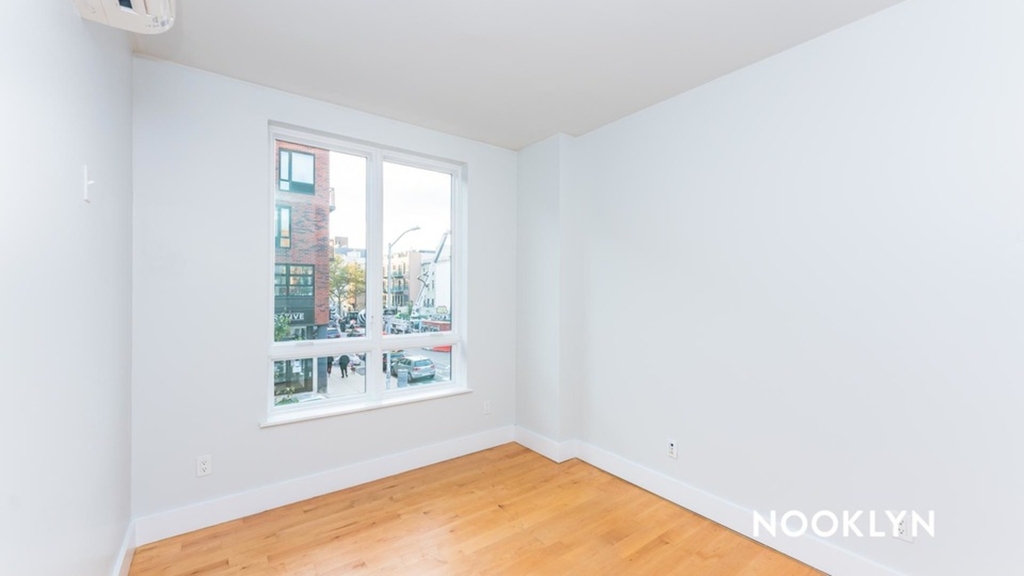 836 Dekalb Avenue - Photo 2