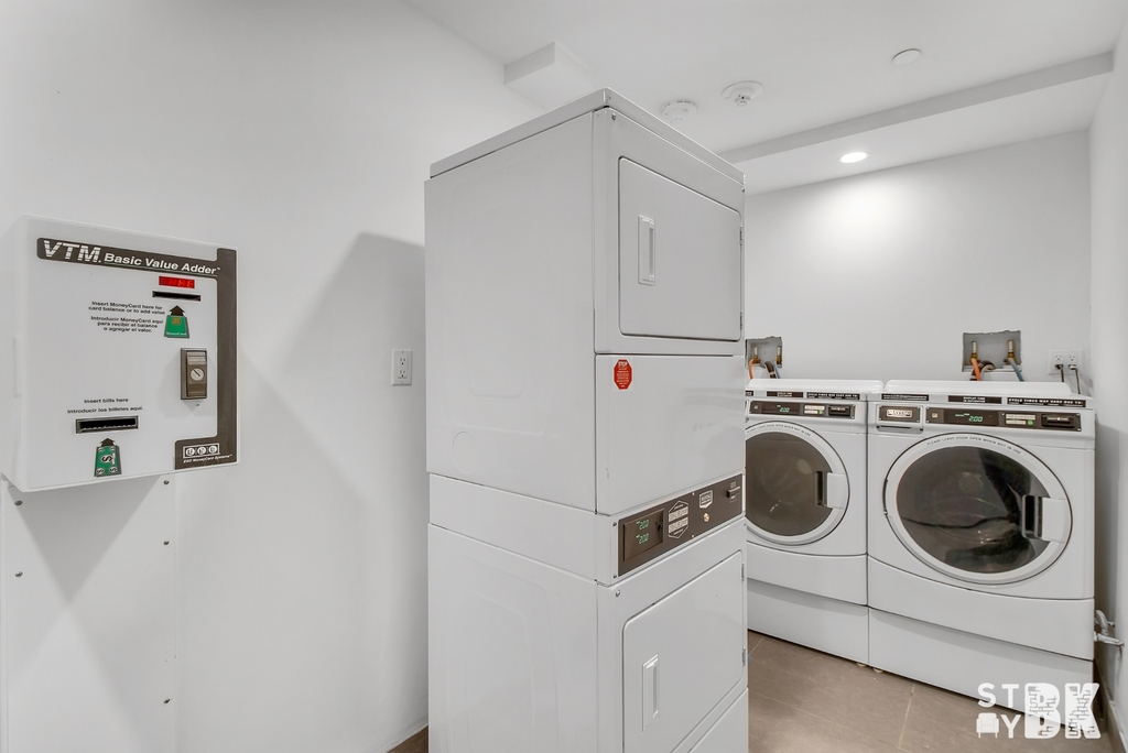 735 Greene Avenue - Photo 11