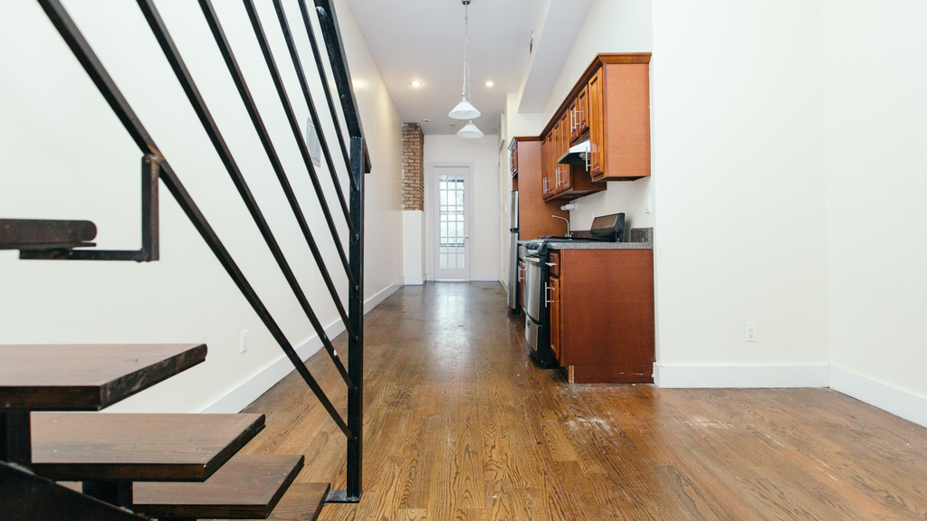 1038 Flushing Avenue - Photo 3