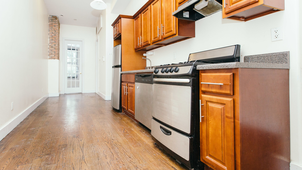 1038 Flushing Avenue - Photo 5