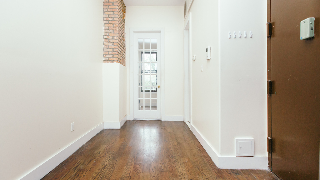 1038 Flushing Avenue - Photo 7